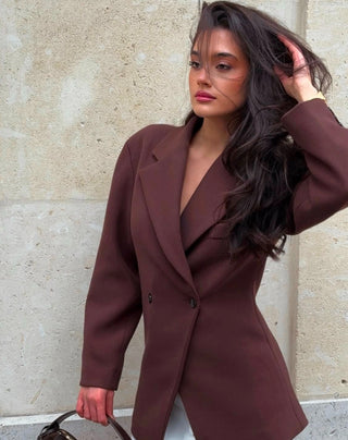 Asymmetrischer Blazer – Eleganter Look in Beige oder Braun