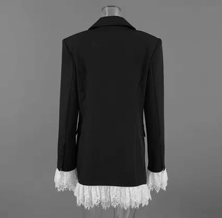 Adriana – Schwarzes Blazer Dress mit Spitzen-Details