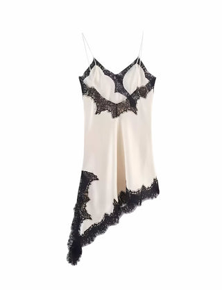 Selena – Satin Slip Dress mit schwarzer Spitze in Weiß