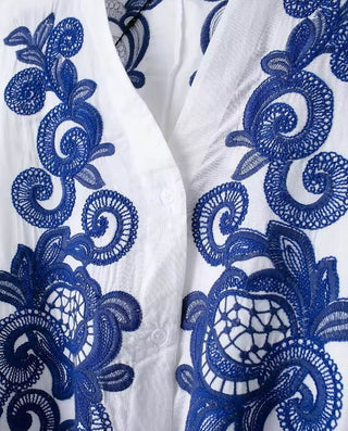 Weiß-blaues Sommer-Set – Bestickte Bluse, Maxirock