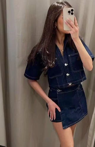 Jade – Dunkelblaues Jeans-Set mit oversized Jacke, Skort