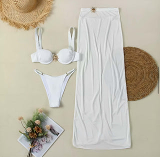 Solara Bikini-Set – 3-teilig mit Maxirock, Gold-Details in Weiß