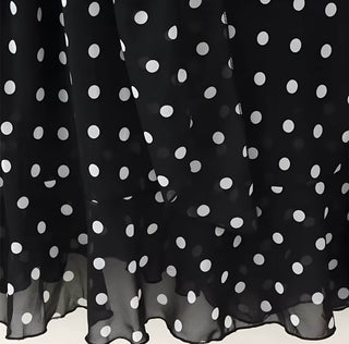Amara Maxikleid – Schwarzes Kleid mit Polka-Dots, Spaghettiträgern, Chiffonschal