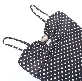 Amaléa Maxikleid – Schwarzes Kleid mit Polka-Dots, goldener Muschel-Applikation