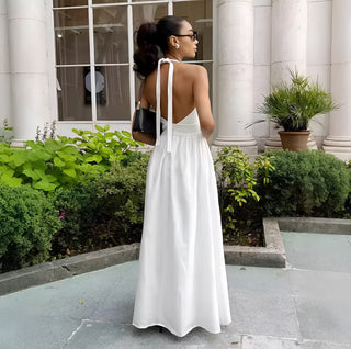 Pure Allure Kleid – Neckholder-Maxikleid in Ivory mit fließendem Satin-Finish