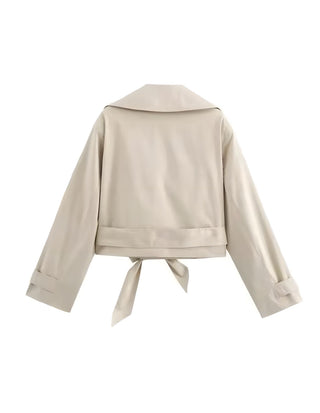 Sara - Kurzer Trenchcoat in Hellbeige