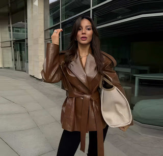 Camila – Brauner Leder Blazer mit Bindegürtel