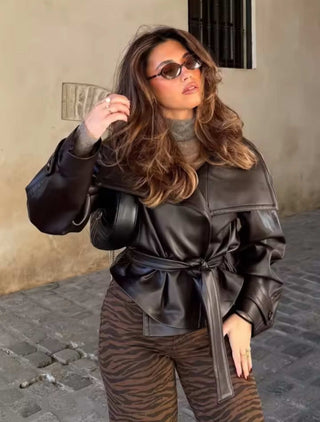 Maya – Dunkelbraune Lederjacke mit Bindegürtel