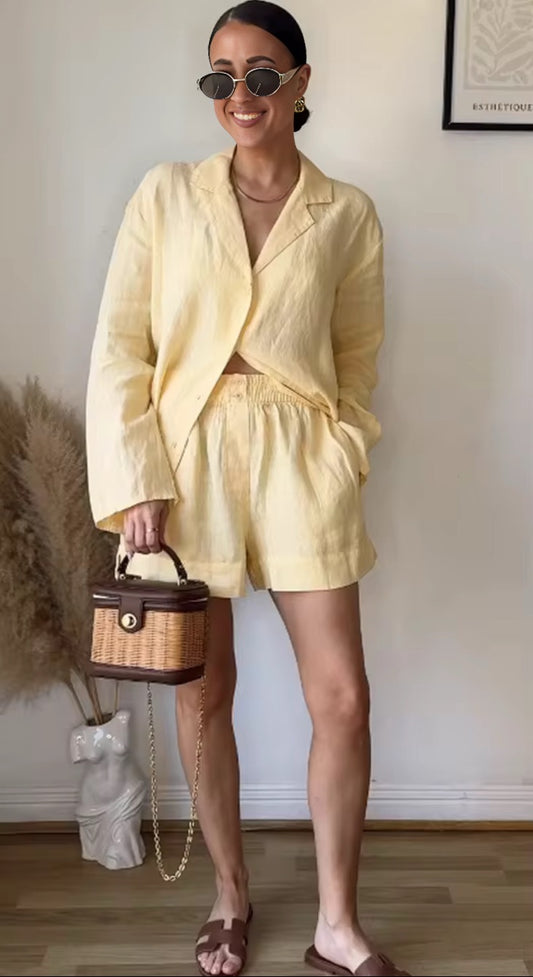 Branda Gelber Zweiteiler - Sommer-Set aus Bluse & Shorts