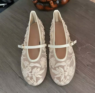 Eléna Mesh Ballerinas – Zarte Sommerschuhe mit floraler Stickerei, Mary-Jane-Riemen