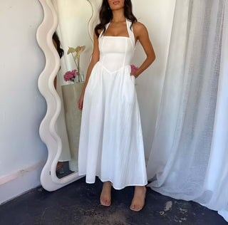 Liora – Tailliertes Midi Sommerkleid mit Halterneck