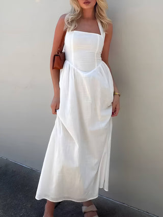 Liora – Tailliertes Midi Sommerkleid mit Halterneck