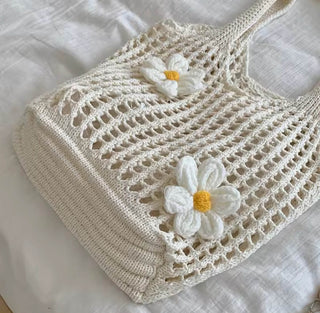 Daisy Knit Tote – Häkel-Shopper mit 3D-Blumen