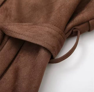 Sueda - Trenchcoat in Kunstveloursleder