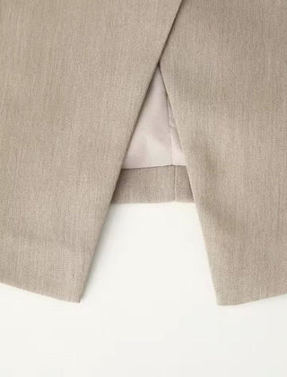 Asymmetrischer Blazer – Eleganter Look in Beige oder Braun