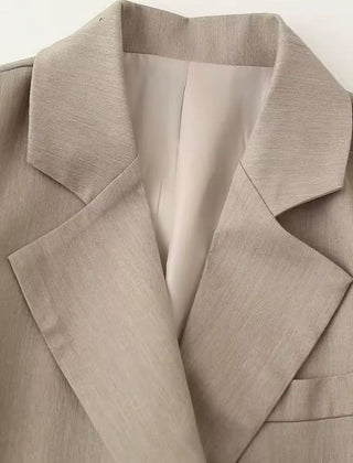 Asymmetrischer Blazer – Eleganter Look in Beige oder Braun